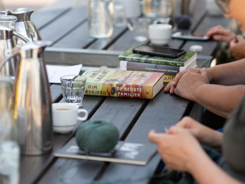 Læsekreds læser bogen De Bedste Familier.